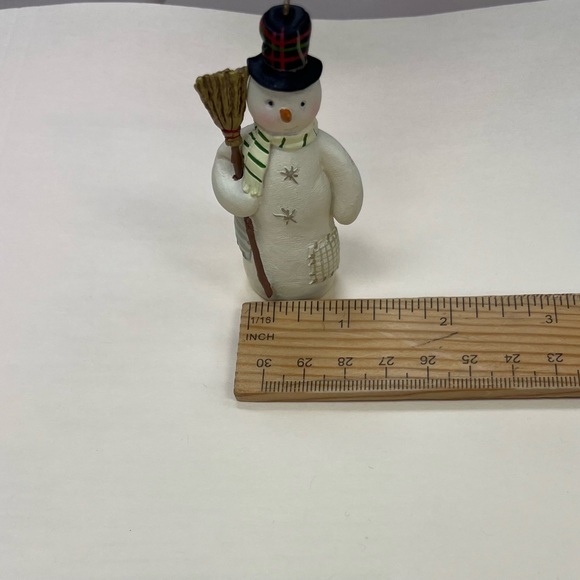 Set of 3 Hallmark Keepsake Snowman Christmas Ornaments. - Picture 8 of 11